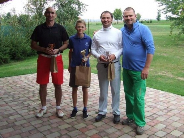 Studují mezi námi:  Golfisté Matyáš Berka a Petra Blažková